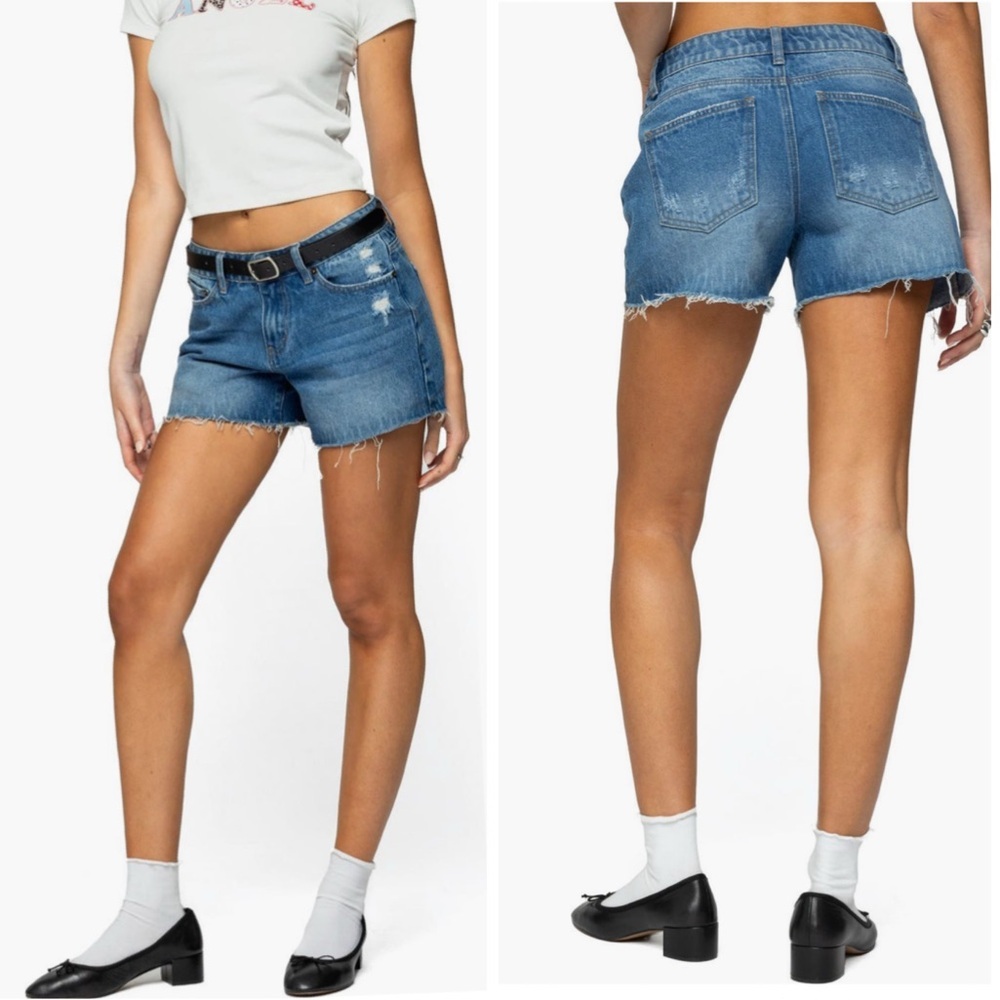 Edikted Scottie Raw Hem Low Rise Denim Shorts Cotton Size 4 Inseam 4” Blue Jean